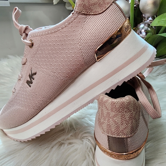 Michael Kors Women's Monique Knit Low Top Sneakers new - Picture 5 of 7